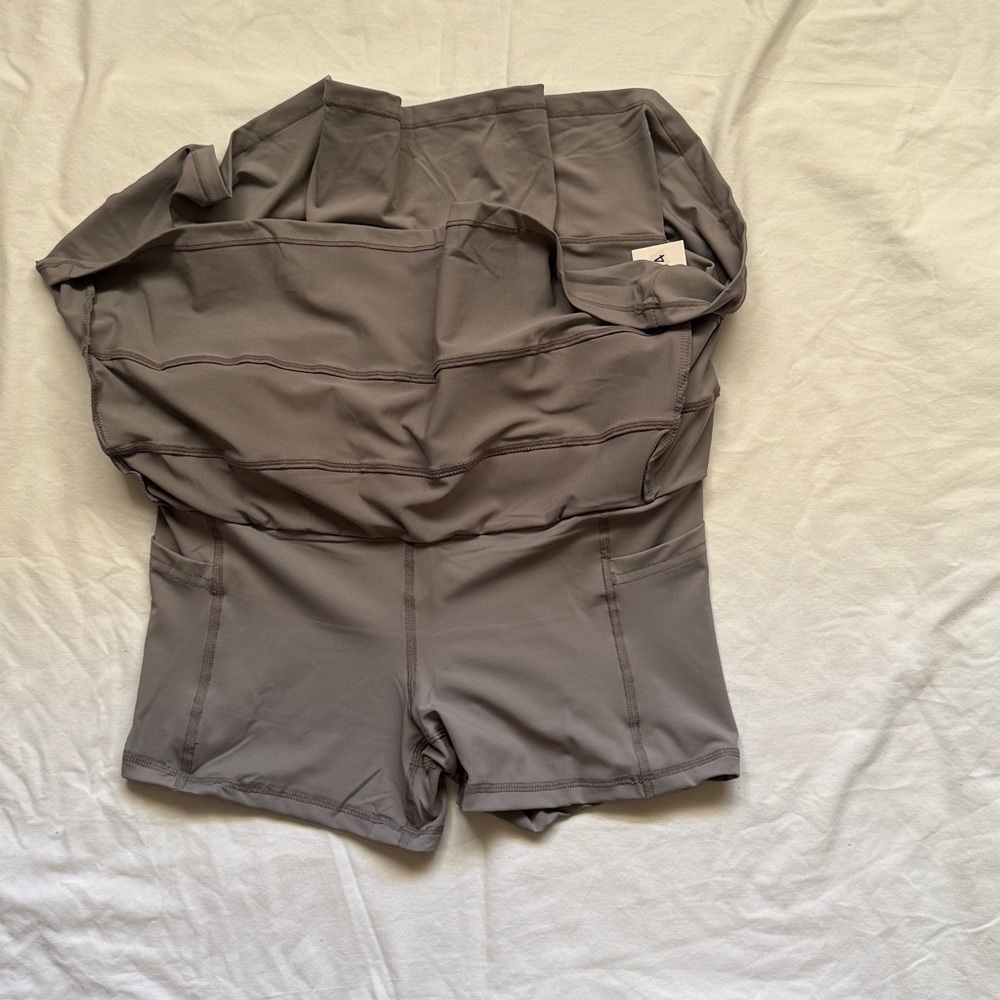 Chic Gray Skirt - Picture 3 of 6